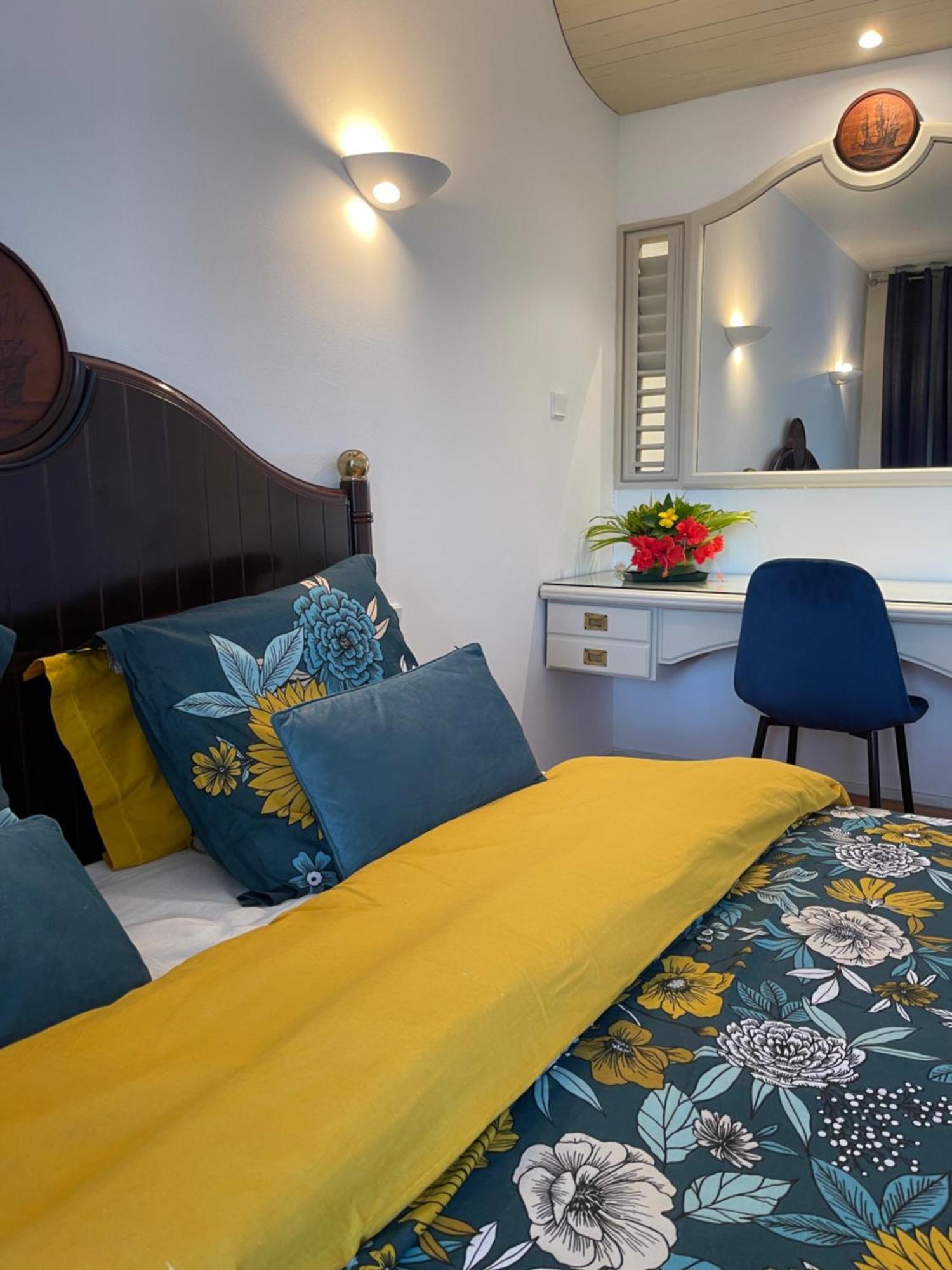Appartement Vue Mer A 2 Minutes A Pied Des Plages Tartane Ла Трините Екстериор снимка